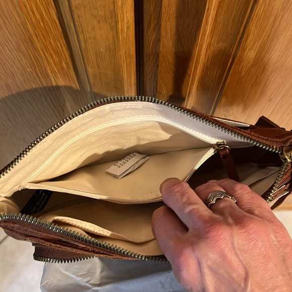 Margot Molly CB Tan Leather Crossbody bag - Picture 8 of 14